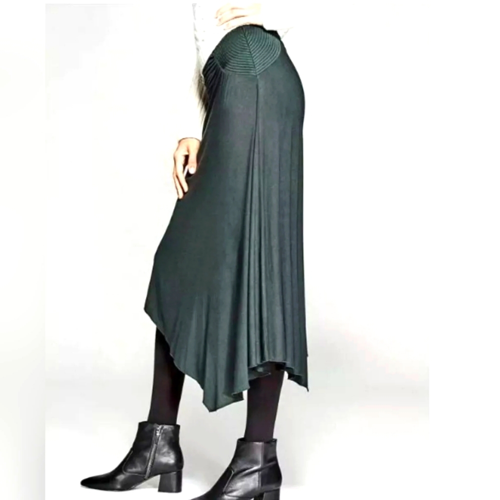 Marciano NWOT Stretchy Assymetrical Midi Flowy Skirt